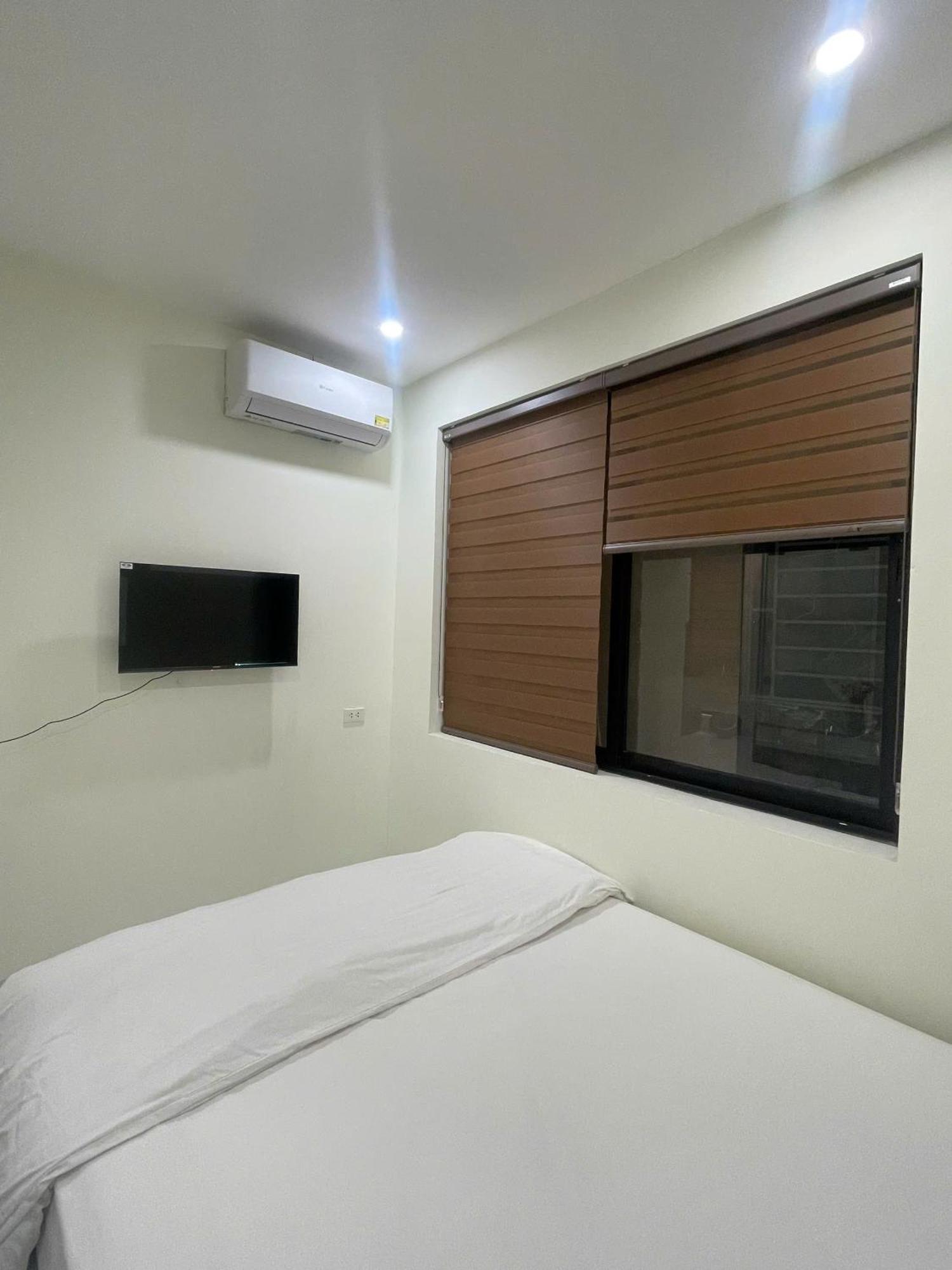 Era Apartment Xuan Thuy Hanoi Buitenkant foto