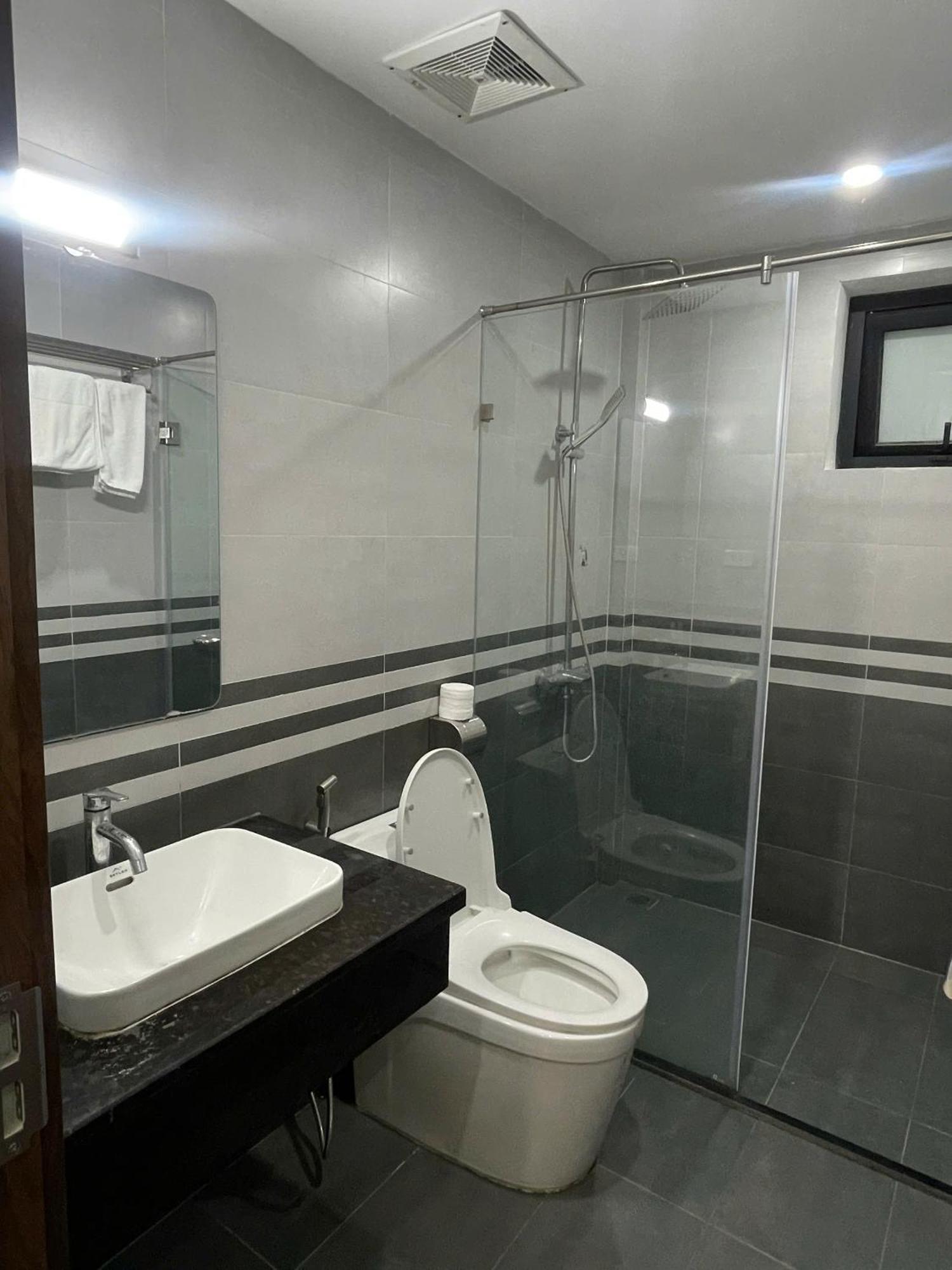 Era Apartment Xuan Thuy Hanoi Buitenkant foto